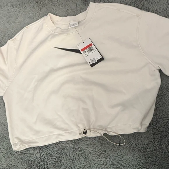 Nike Women's White Cropped Sweatshirt - Picture 4 of 4